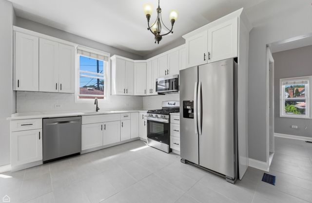 3726 W Mclean Avenue, Chicago, IL 60647