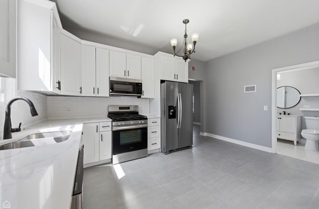 3726 W Mclean Avenue, Chicago, IL 60647