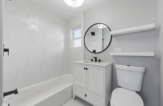3726 W Mclean Avenue, Chicago, IL 60647