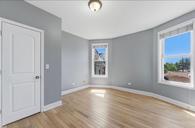 3726 W Mclean Avenue, Chicago, IL 60647