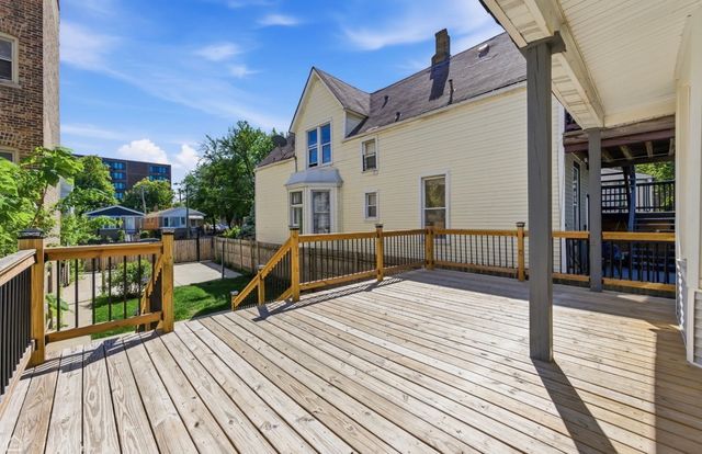 3726 W Mclean Avenue, Chicago, IL 60647