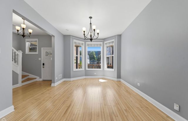 3726 W Mclean Avenue, Chicago, IL 60647