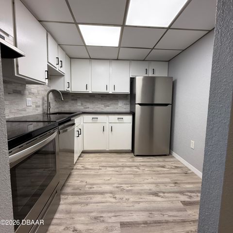 925 N Halifax Ave Apt 307, Daytona Beach, FL 32118