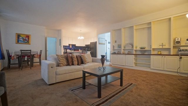 140 Chestnut St 314, Springfield, MA 01103