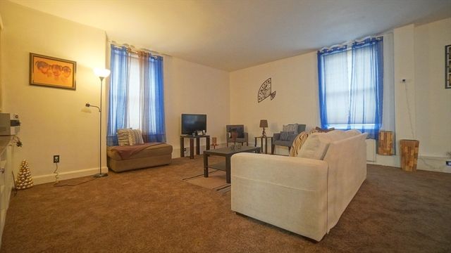 140 Chestnut St 314, Springfield, MA 01103