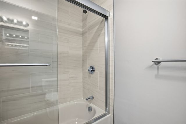 632 Centre St 306, Boston, MA 02139