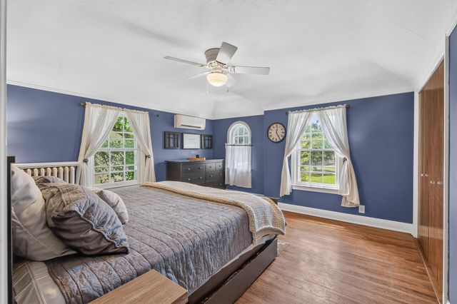 2716 E Minnehaha Parkway, Minneapolis, MN 55406