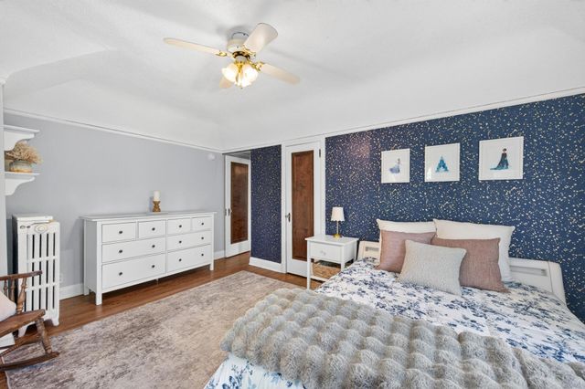 2716 E Minnehaha Parkway, Minneapolis, MN 55406