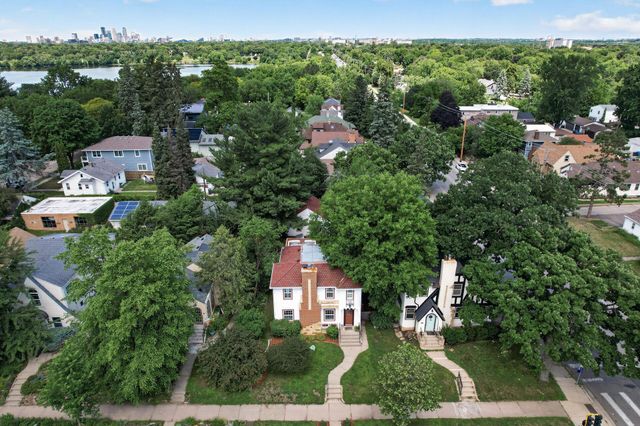 2716 E Minnehaha Parkway, Minneapolis, MN 55406