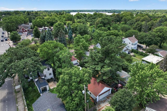 2716 E Minnehaha Parkway, Minneapolis, MN 55406