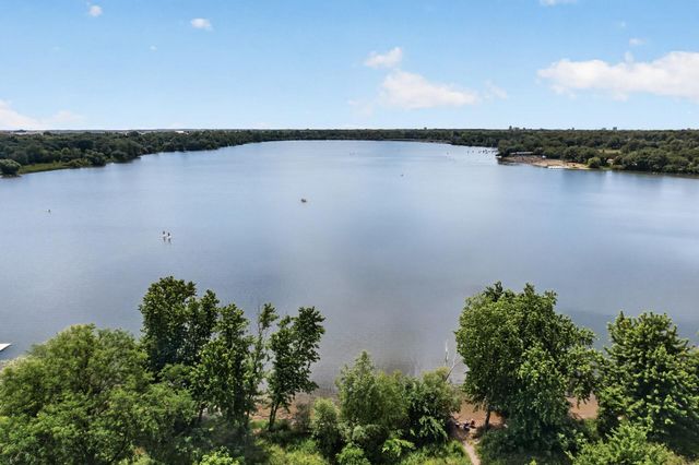 2716 E Minnehaha Parkway, Minneapolis, MN 55406