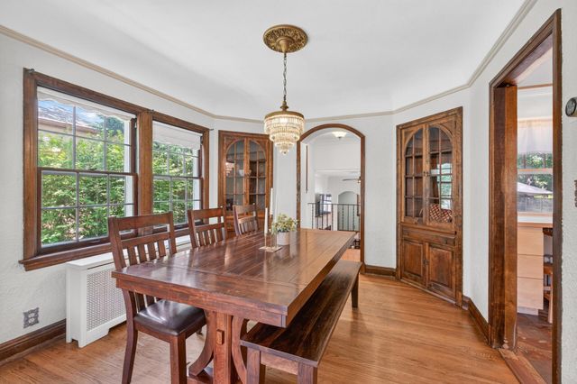 2716 E Minnehaha Parkway, Minneapolis, MN 55406