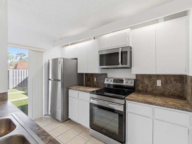 4112 41st Way, West Palm Beach, FL 33407