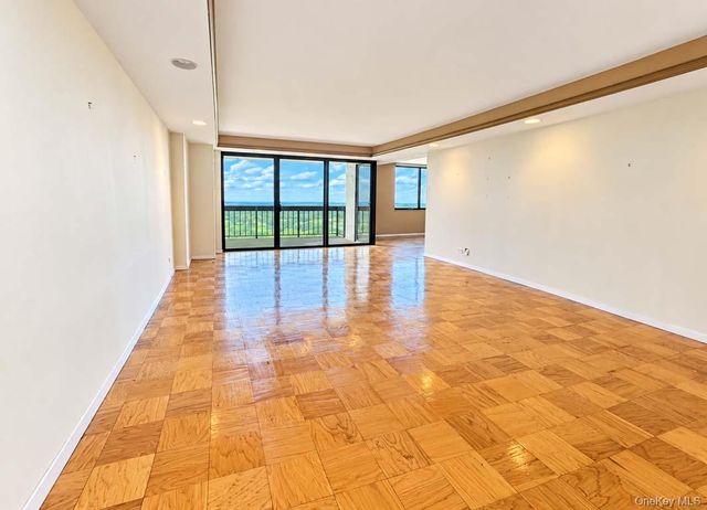 27010 Grand Central 28K, Floral Park, NY 11005