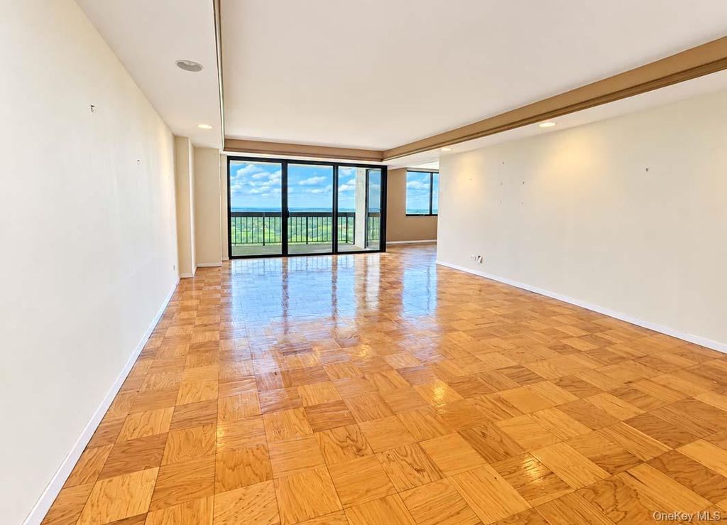27010 Grand Central 28K, Floral Park, NY 11005 — photo 2