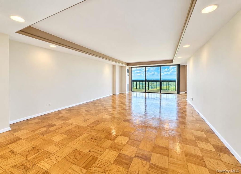 27010 Grand Central 28K, Floral Park, NY 11005 — photo 4