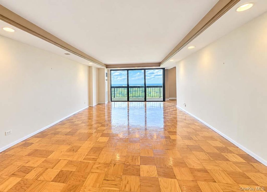 27010 Grand Central 28K, Floral Park, NY 11005 — photo 5