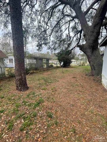701 Montclair Rd, Pensacola, FL 32505