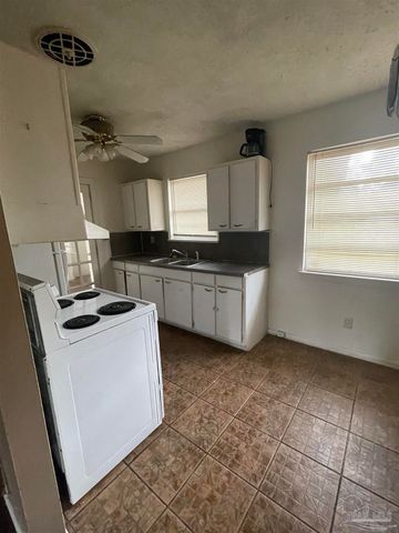 701 Montclair Rd, Pensacola, FL 32505