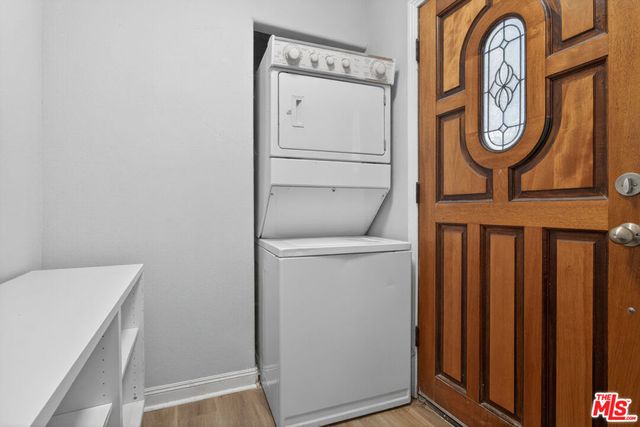 6427 Klump Avenue, North Hollywood, CA 91606