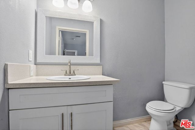 6427 Klump Avenue, North Hollywood, CA 91606