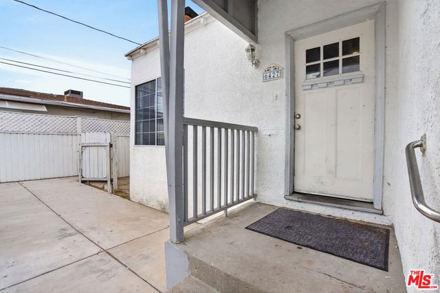 6427 Klump Avenue, North Hollywood, CA 91606