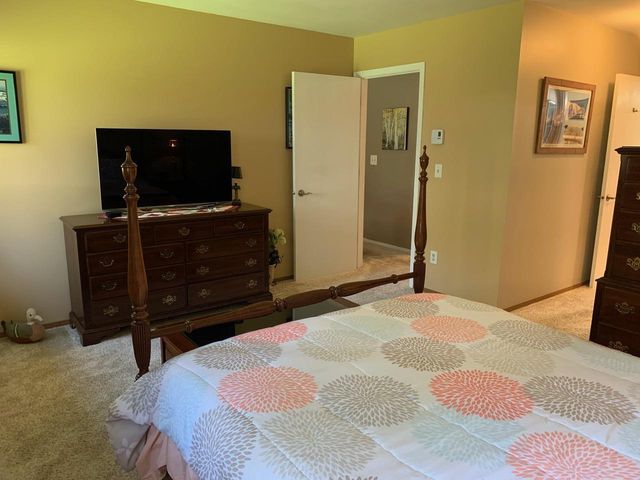 85 SPENCER VILLAGE COURT, Appleton, WI 54914
