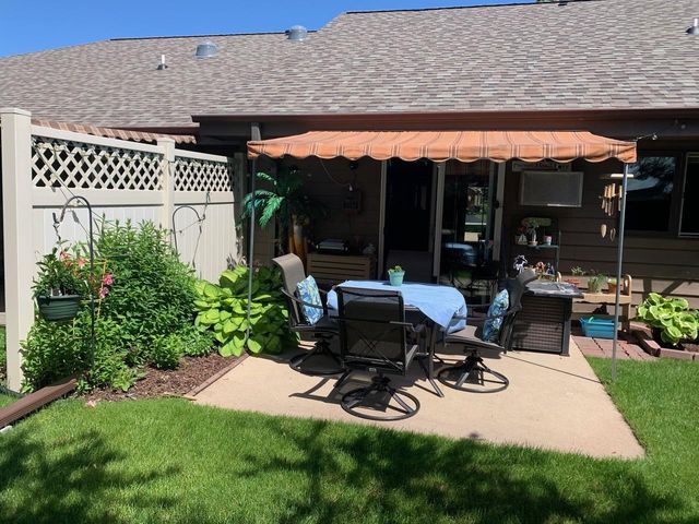 85 SPENCER VILLAGE COURT, Appleton, WI 54914