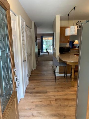 85 SPENCER VILLAGE COURT, Appleton, WI 54914