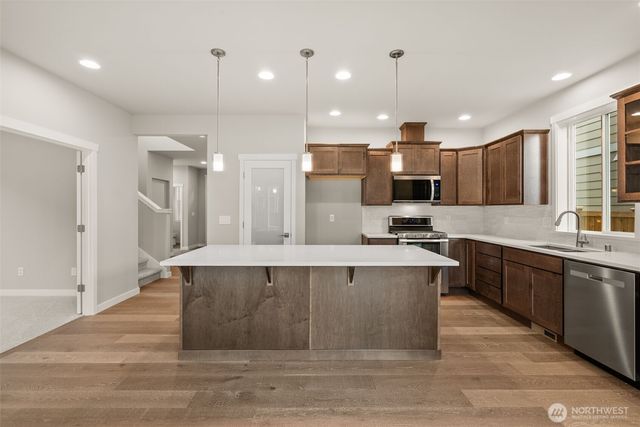 9011 Wyatt Court SE, Tumwater, WA 98501
