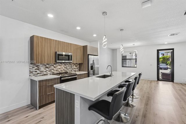 10455 NW 82nd Street 4, Doral, FL 33178