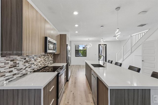 10455 NW 82nd Street 4, Doral, FL 33178