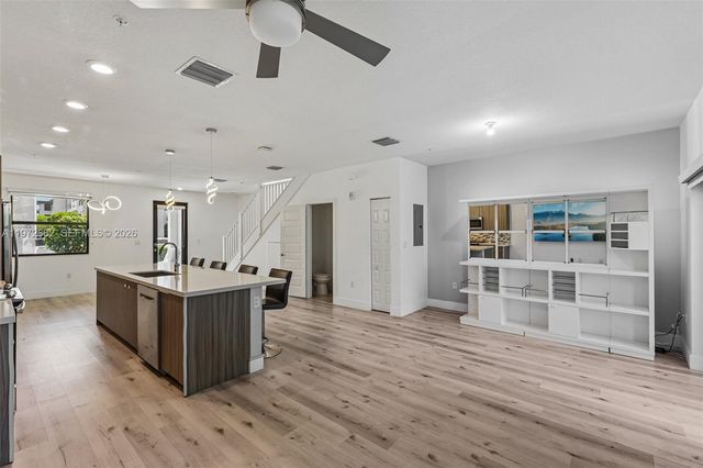 10455 NW 82nd Street 4, Doral, FL 33178