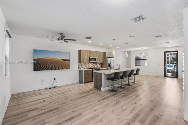 10455 NW 82nd Street 4, Doral, FL 33178
