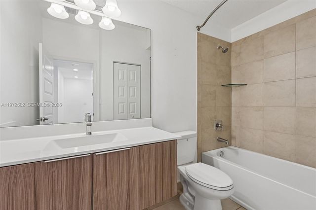 10455 NW 82nd Street 4, Doral, FL 33178