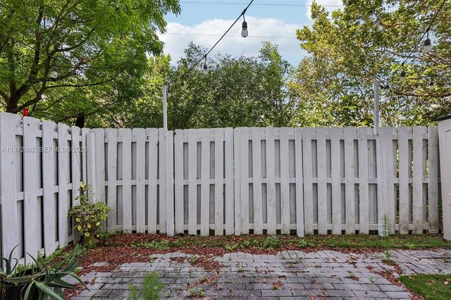 10455 NW 82nd Street 4, Doral, FL 33178