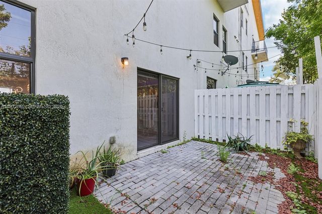 10455 NW 82nd Street 4, Doral, FL 33178