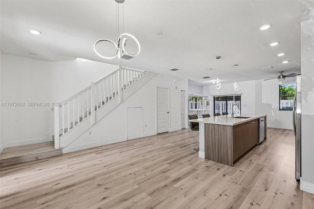 10455 NW 82nd Street 4, Doral, FL 33178