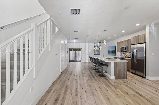 10455 NW 82nd Street 4, Doral, FL 33178
