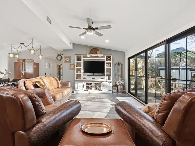 1006 NEWELL Drive, Hudson Oaks, TX 76087