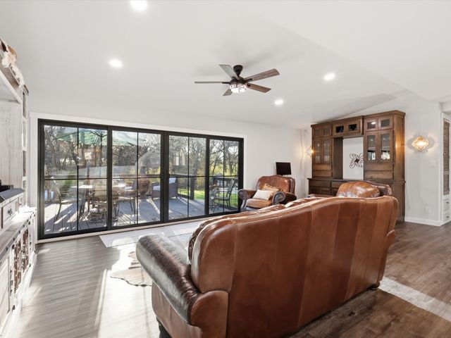 1006 NEWELL Drive, Hudson Oaks, TX 76087