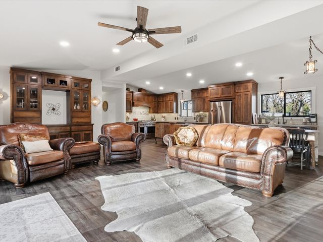 1006 NEWELL Drive, Hudson Oaks, TX 76087