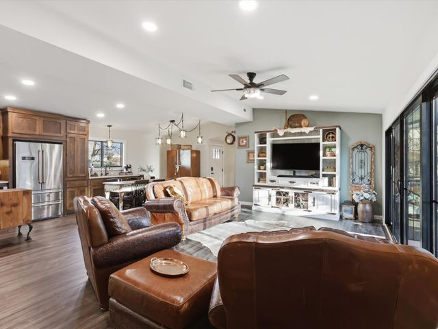 1006 NEWELL Drive, Hudson Oaks, TX 76087