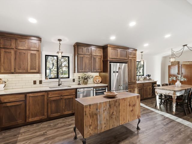 1006 NEWELL Drive, Hudson Oaks, TX 76087