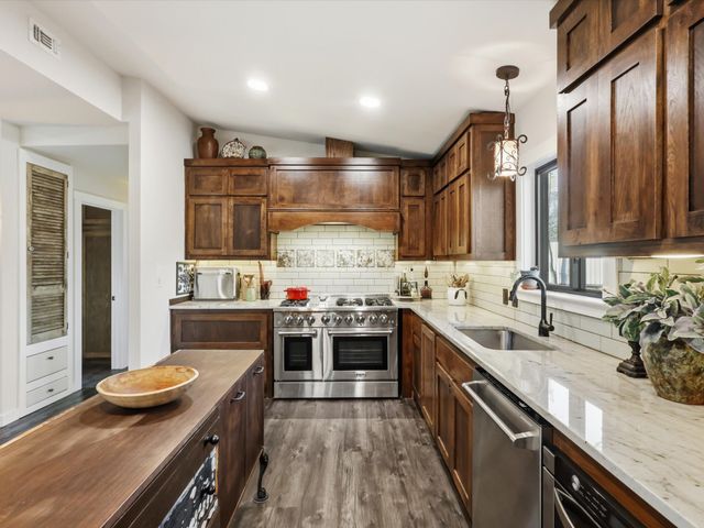 1006 NEWELL Drive, Hudson Oaks, TX 76087