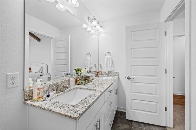 5788 W Greens Chapel Road, Fayetteville, AR 72704