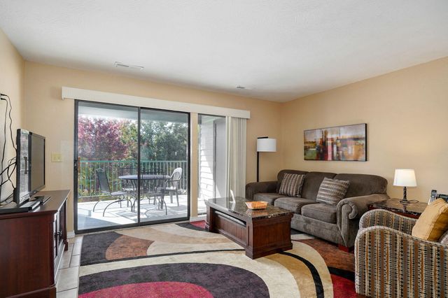 2700 Green Mountain Drive 2, Branson, MO 65616