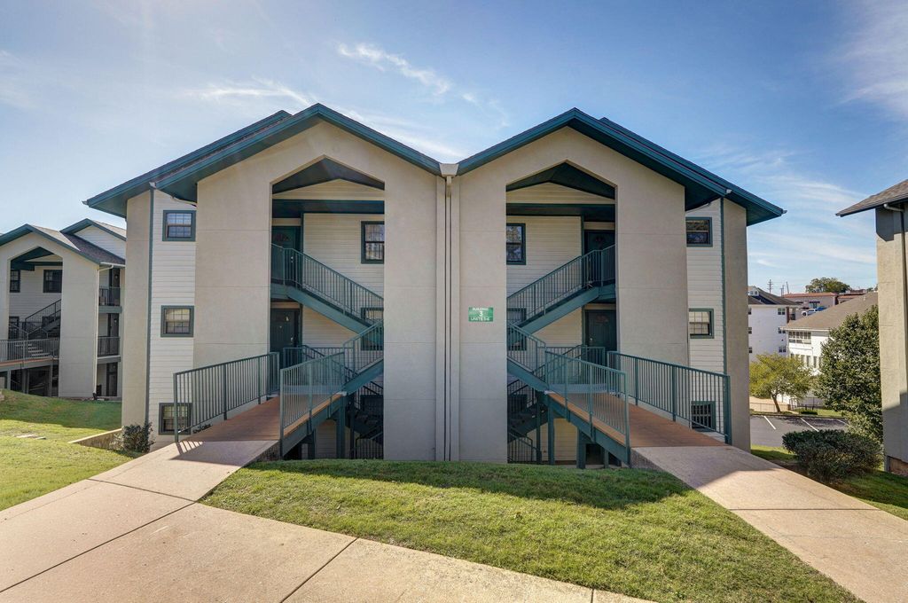 2700 Green Mountain Drive 2, Branson, MO 65616