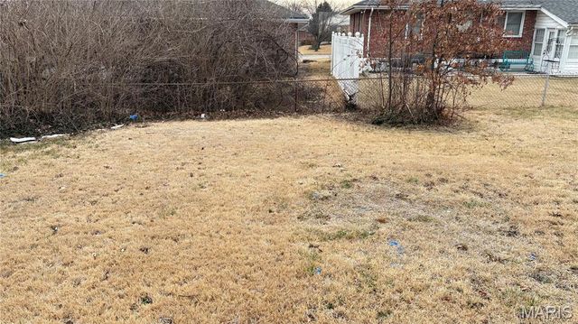 9426 Westchester Drive, St Louis, MO 63136