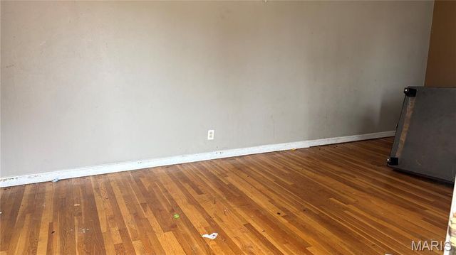 9426 Westchester Drive, St Louis, MO 63136